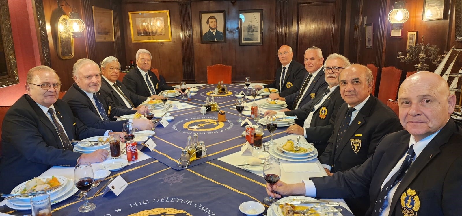 Ex cadetes y oficiales de la Armada "Caleuche" sostienen encuentro de Camaradería con "Cien Águilas"